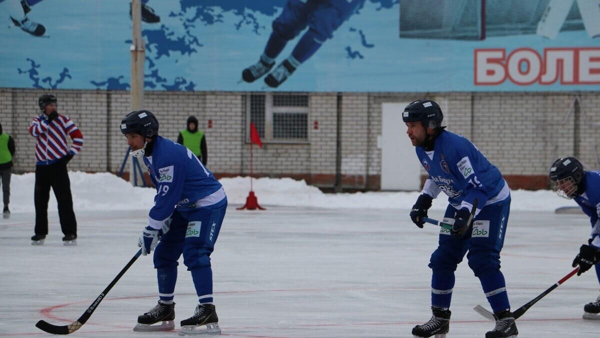 Хоккеисты казанского Ак Барс Динамо в матче чемпионата России по бенди - РИА Новости, 1920, 23.11.2021