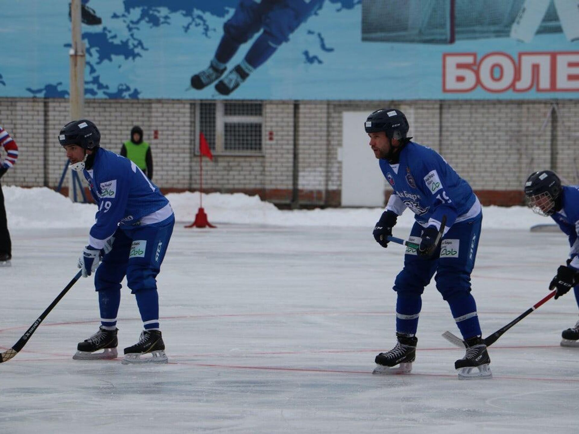 Хоккей с мячом 2021. Хоккей с мячом Нижний Новгород ветераны. Крытый каток Краснотурьинск.