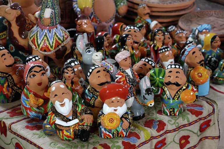 Продажа сувениров в Узбекистане 