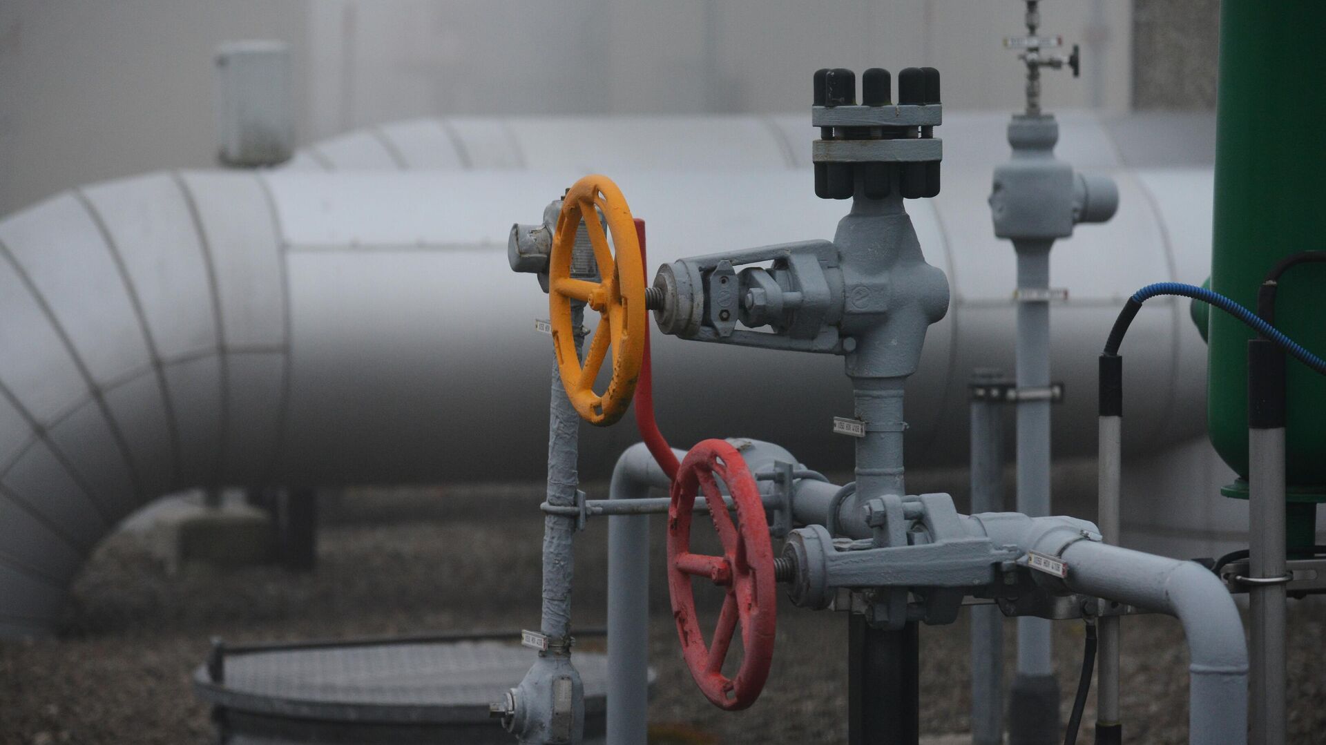 В Кремле прокомментировали поставки газа по трубопроводу "Ямал — Европа"