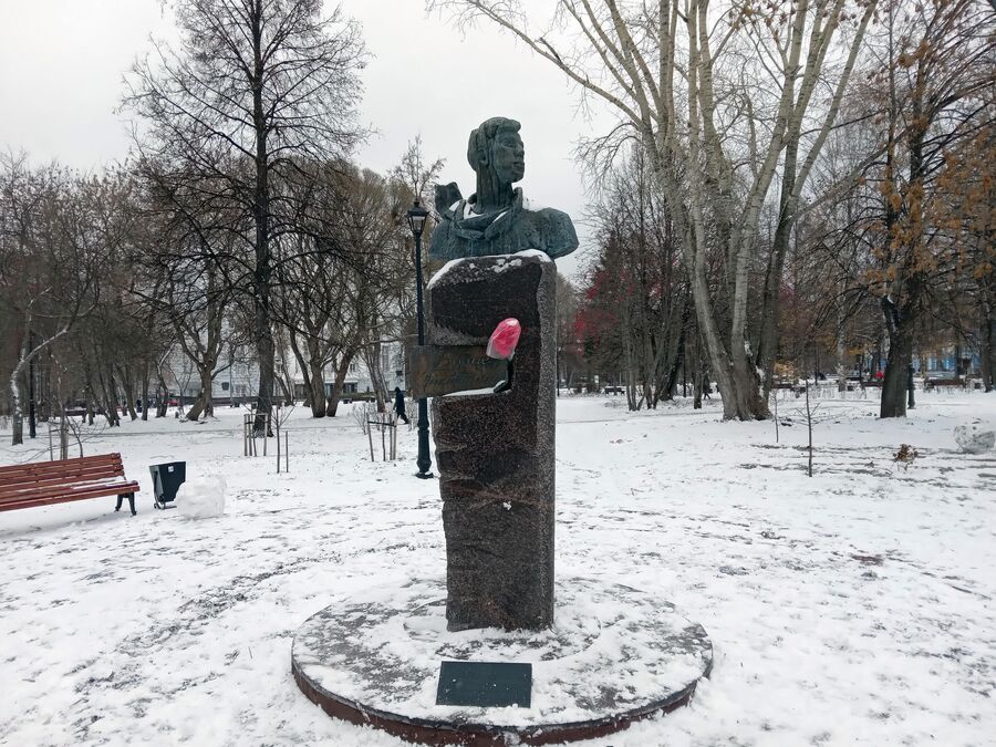 Памятник Пастернаку