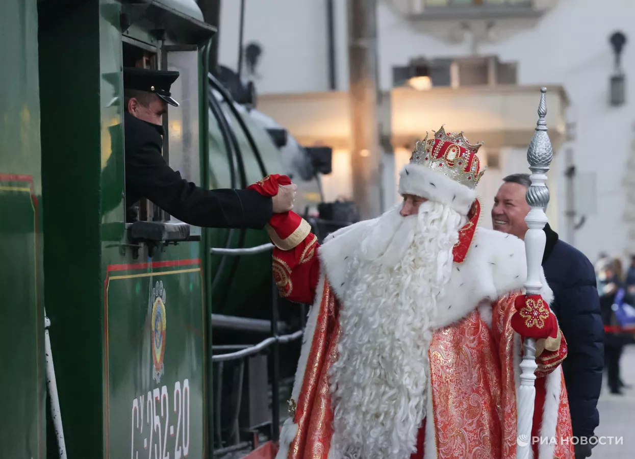 Дед Мороз выезжает в Балаково на сказочном поезде. Когда ждать дедушку?
