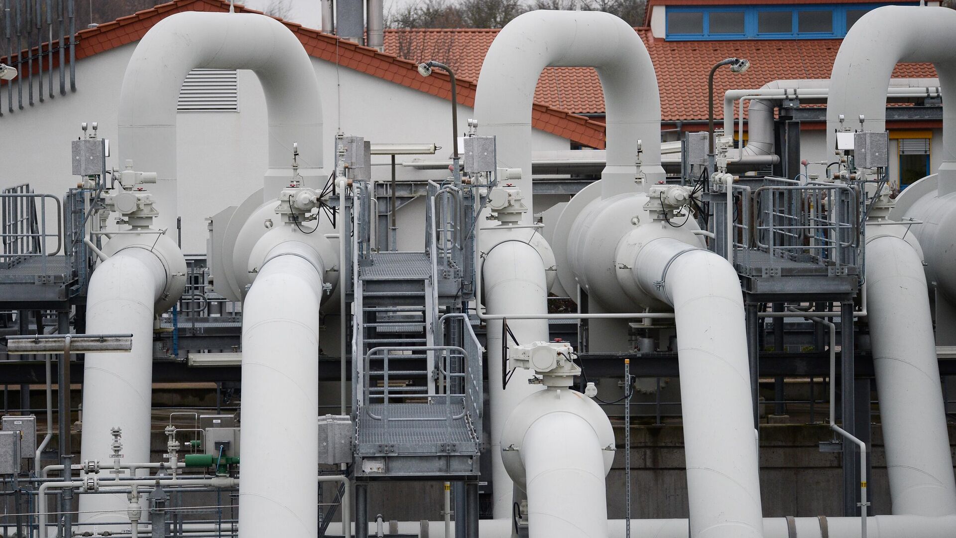 Цены на газ в Европе закрепились выше 1200 долларов за тысячу кубометров