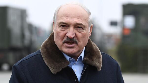 Лукашенко заявил беженцам, что Минск будет делать так, как они захотят