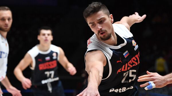 Игрок сборной России Антон Астапкович в матче 1-го тура квалификационного турнира ЧМ-2023 по баскетболу между сборными России и Италии.