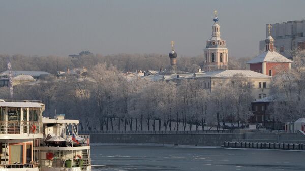 Вид на Андреевский ставропигиальный мужской монастырь в Москве.