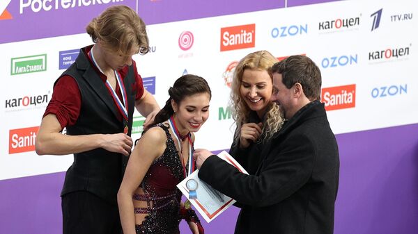 Слева направо: Глеб Смолкин, Диана Дэвис, Этери Тутберидзе и Игорь Шпильбанд