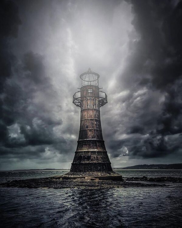 Работа фотографа Steve Liddiard Whiteford Lighthouse, Gower, Wales, победившая в фотоконкурсе Historic Photographer of the Year 2021