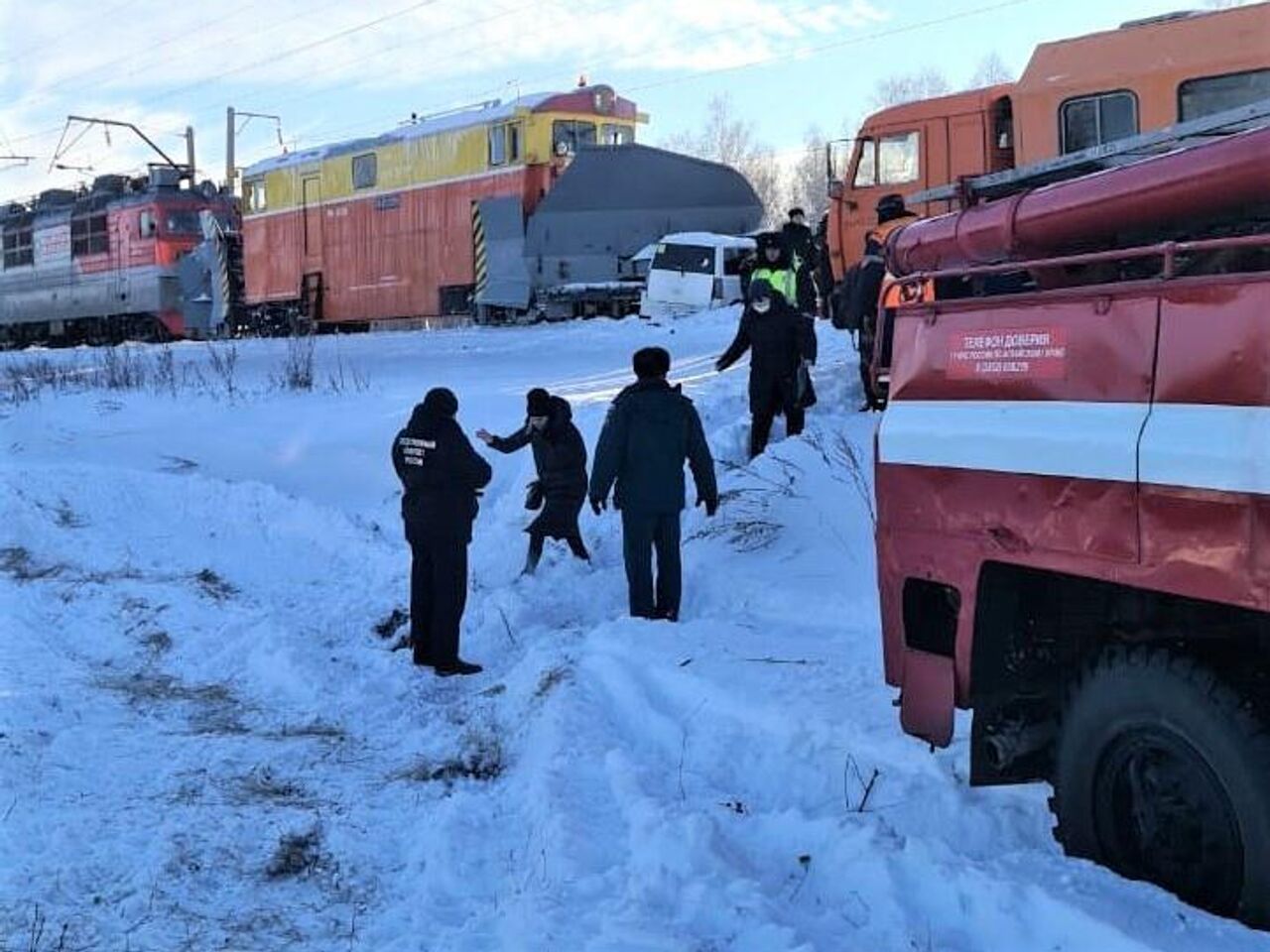 На Алтае трое детей погибли при столкновении поезда с автомобилем - РИА  Новости, 29.11.2021