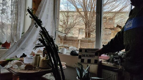Офицеры представительства ЛНР в СЦКК режима прекращения огня фиксируют последствий обстрела со стороны ВС Украины села Николаевка в ЛНР