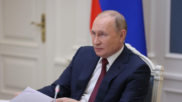 НАТО ведет конфронтационную линию против России, заявил Путин