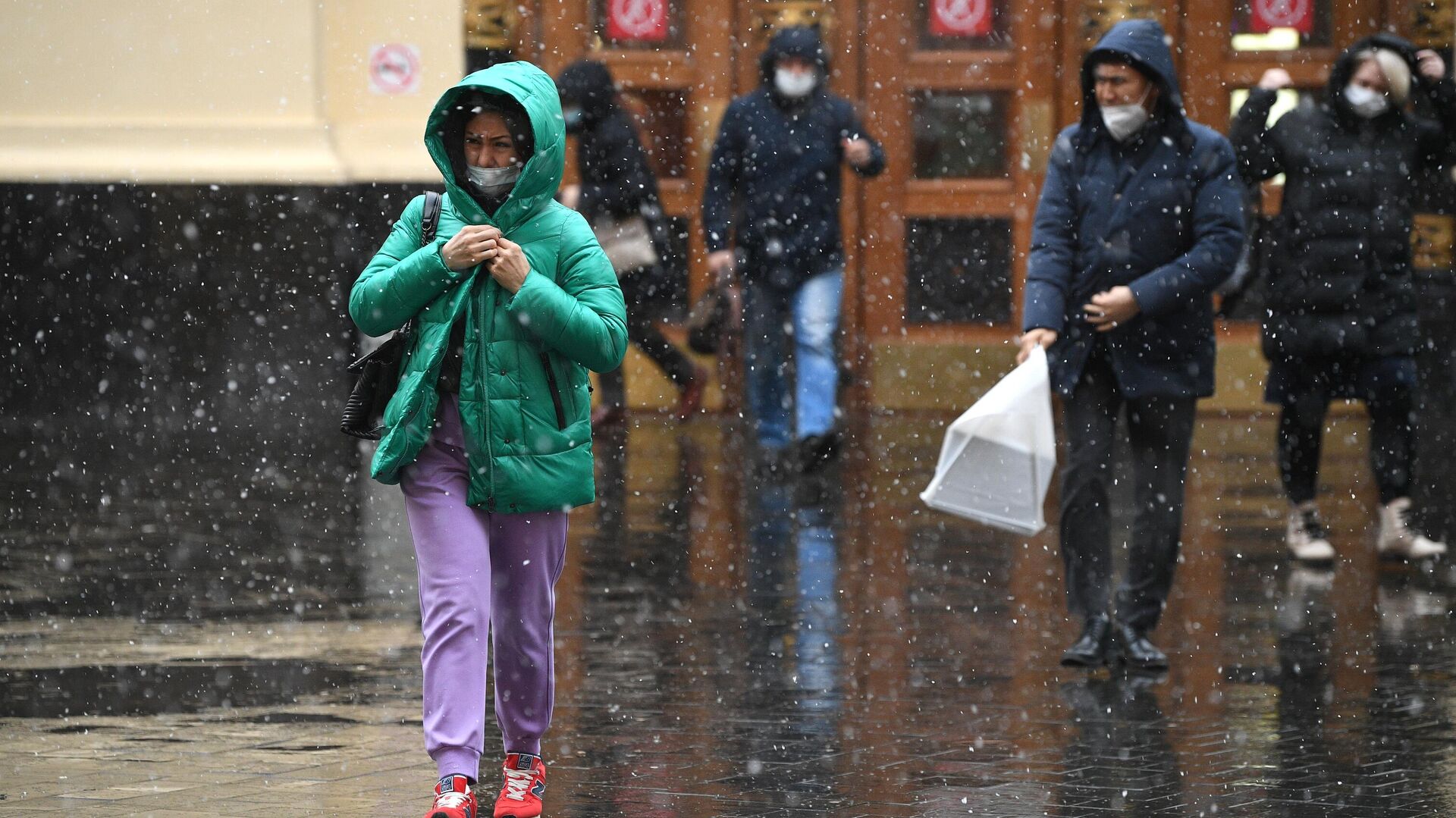 Неприятная погода. Unpleasant weather. Погода в Москве видео сегодня новости. Погода в Москве сейчас гололед.