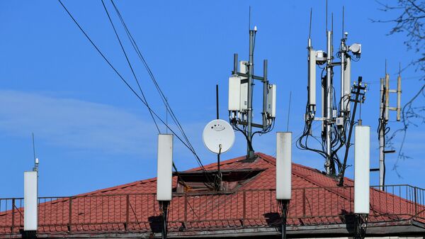 Вышки сотовой связи на крыше дома 360