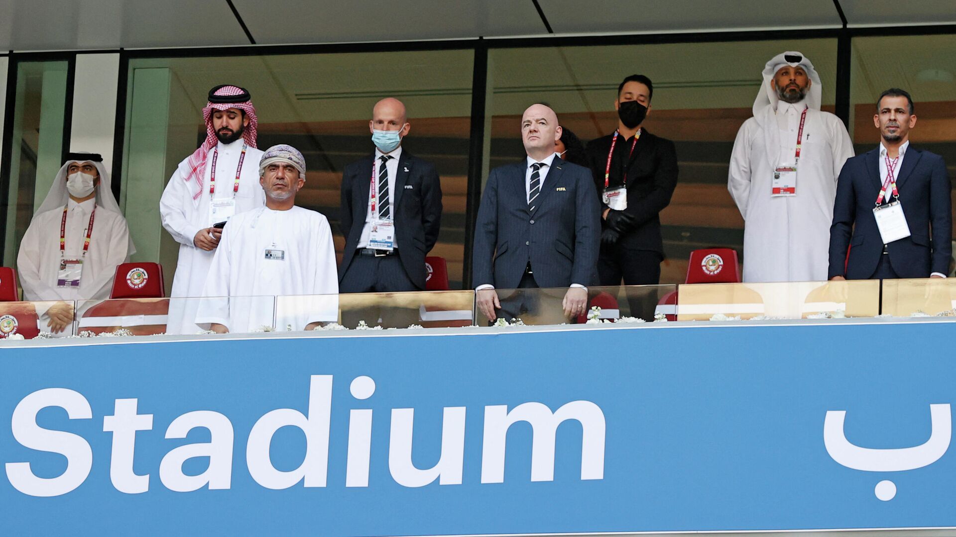 FIFA President Gianni Infantino (C) attends the FIFA Arab Cup 2021 group A football match between Iraq and Oman at the Al-Janoub Stadium in Al-Wakrah on November 30, 2021. (Photo by JACK GUEZ / AFP) - РИА Новости, 1920, 30.11.2021