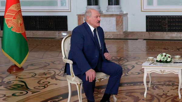 Лукашенко заявил, что Минску надо уйти от концентрации власти в одних руках