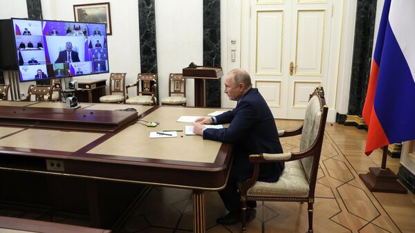 Президент РФ Владимир Путин в режиме видеоконференции проводит совещание о ситуации в угольной отрасли Кемеровской области Кузбасса в угольной отрасли Кузбасса