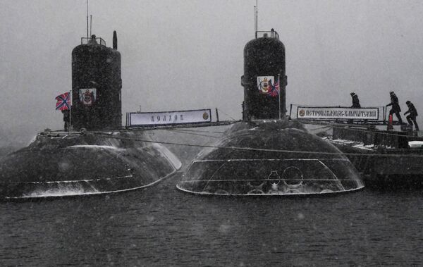 Подводные лодки проекта 636.3 Петропавловск-Камчатский и Волхов, прибывшие в составе отряда кораблей Тихоокеанского флота на главную базу ТОФ во Владивостоке