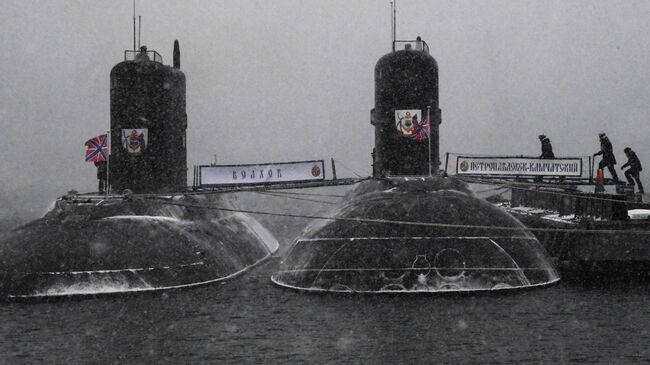 Подводные лодки проекта 636.3 Петропавловск-Камчатский и Волхов во Владивостоке