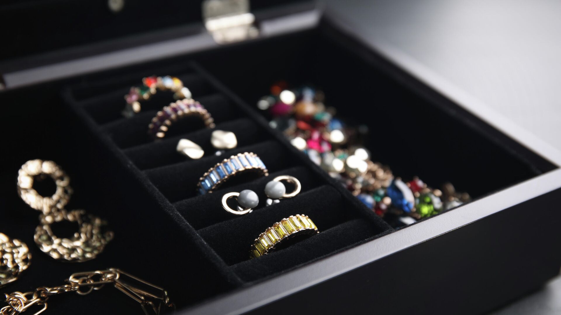 Коробка с ювелирными украшениями - РИА Новости, 1920, 01.09.2025