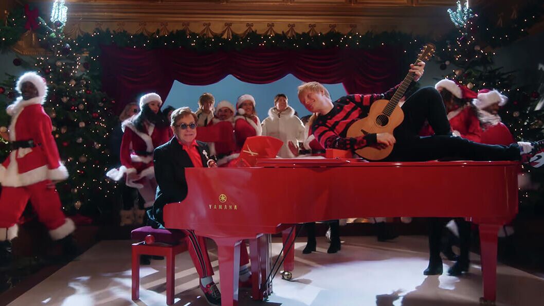 Ed Sheeran & Elton John - Merry Christmas - РИА Новости, 1920, 04.12.2021