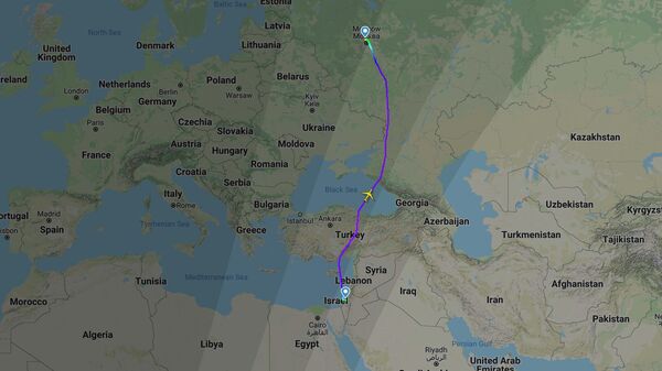 Полет гражданского самолета над Черным морем