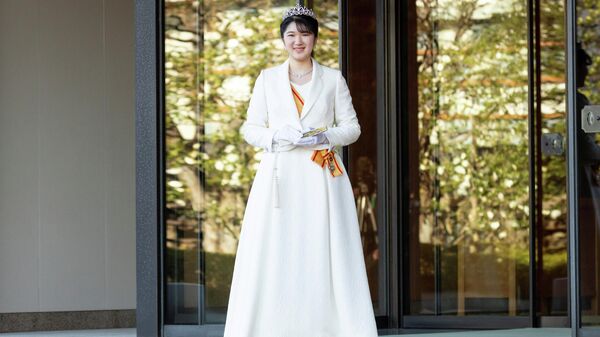 Принцесса Аико в Императорском дворце Токио, Япония