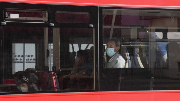Мужчина в автобусе, Китай