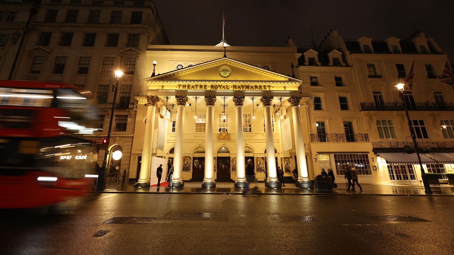Театр в Лондоне. Театр Хеймаркет в Лондоне в 18 веке. Театр Единорог в Лондоне. Theatre royal haymarket