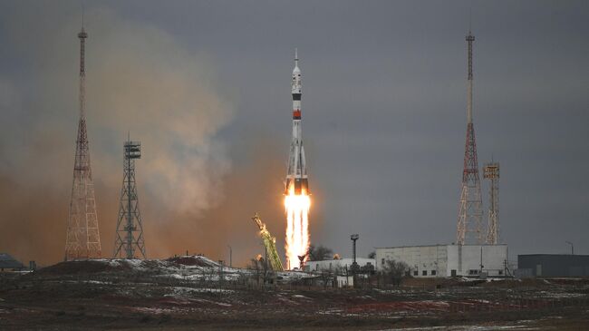 Запуск ракеты-носителя Союз-2.1а с транспортным пилотируемым кораблем Союз МС-20 со стартовой площадки космодрома Байконур