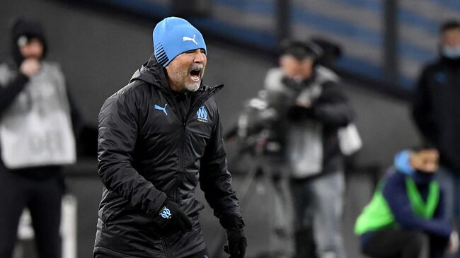 Marseille's Argentine head coach Jorge Sampaoli reacts during the French L1 football match between Olympique de Marseille and ESTAC Troyes at the Velodrome Stadium in Marseille, southern France on November 28, 2021. (Photo by Nicolas TUCAT / AFP)