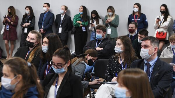 Слушатели на сессии Новые пандемии - вызов современной науке в рамках Конгресса молодых ученых