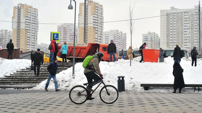 Контейнер с противогололедной смесью в Москве