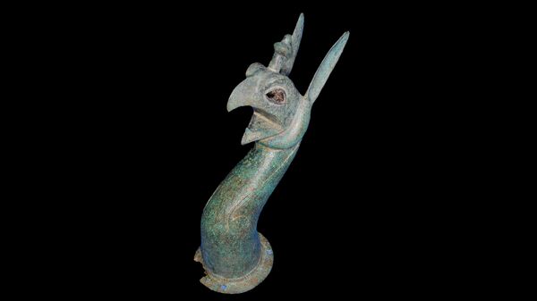 Бронзовый бюст грифона из коллекции Майкла Стейнхардта. 660-630 год до нашей эры