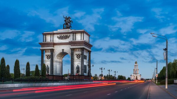Триумфальная арка в Курске. Архивное фото