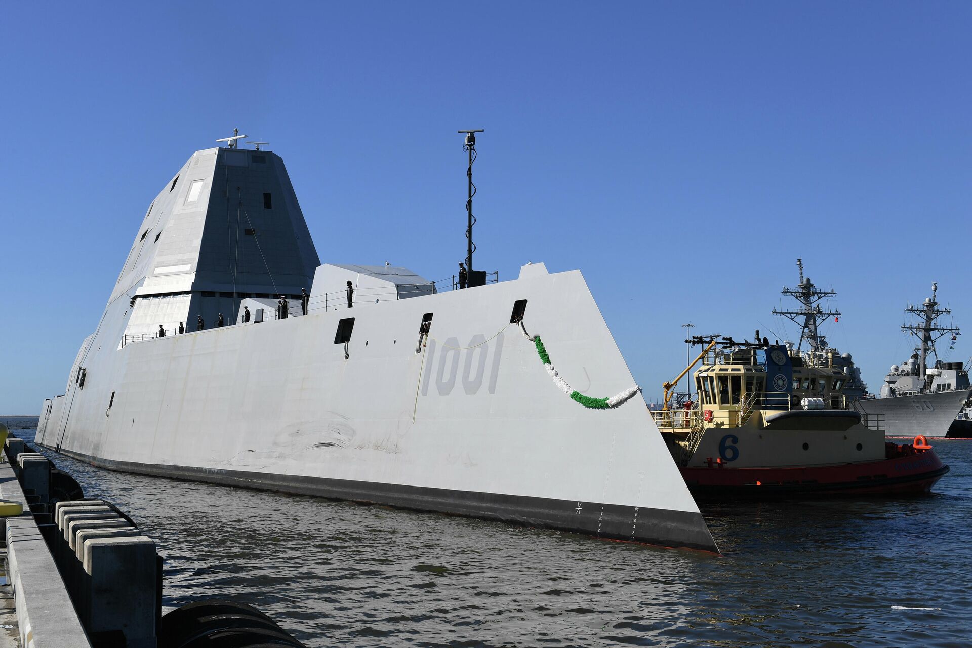 Американский эсминец USS Michael Monsoor типа Zumwalt (DDG-1001) на военно-морской базе в Сан-Диего - РИА Новости, 1920, 06.12.2024