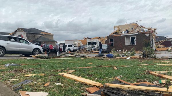Последствия торнадо в Боулинг-Грине, штат Кентукки