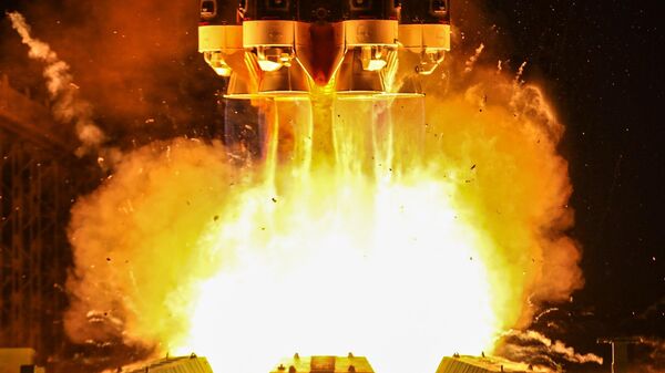 Запуск ракеты-носителя Протон-М с разгонным блоком Бриз-М и космическими аппаратами Экспресс-АМУ3 и Экспресс-АМУ7