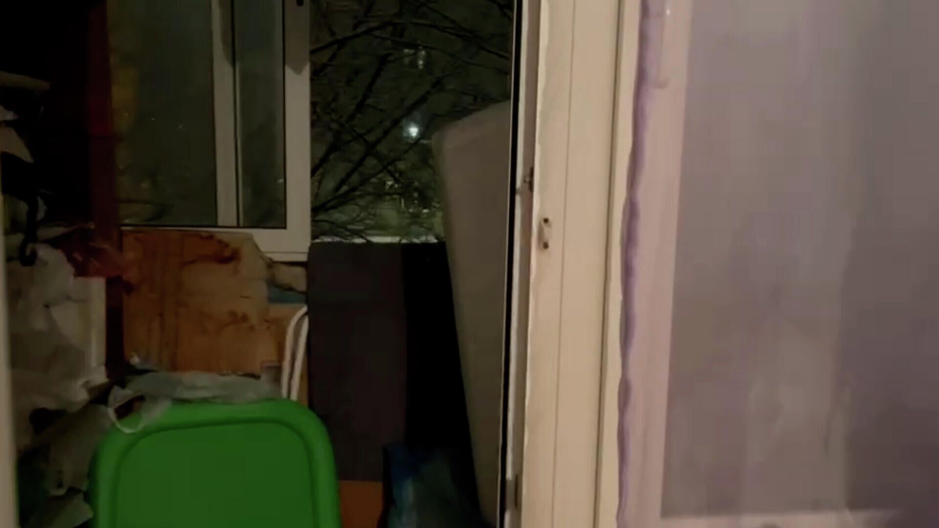 Кадры из квартиры, из окна которой выпал 5-летний ребенок в Москве - РИА Новости, 1920, 14.12.2021