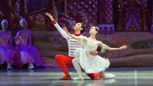 Сцена из балета Щелкунчик в РАМТе