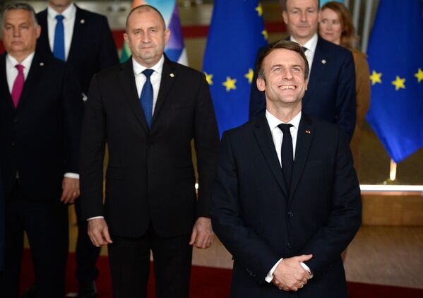 Президент Франции Эмманюэль Макрон на саммите программы Европейского союза Восточное партнерство в Брюсселе Президент Франции Эмманюэль Макрон на саммите программы Европейского союза Восточное партнерство в Брюсселе