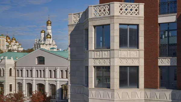 Жилой квартал на Софийской набережной напротив Московского Кремля