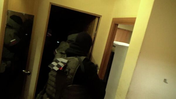 Задержание сторонника ИГ в студенческом общежитии Москвы. Кадры ФСБ