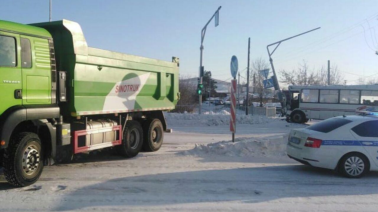 В Комсомольске-на-Амуре шесть человек пострадали в ДТП с автобусом - РИА  Новости, 18.12.2021