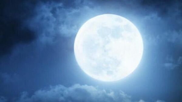 LIVE: Холодная Луна в небе над Буэнос-Айресом