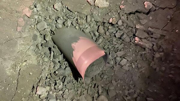 Снаряд, оставшийся после ракетного обстрела Зеленой зоны Багдада