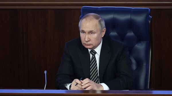 Президент РФ Владимир Путин выступает на расширенном заседании коллегии Министерства обороны РФ