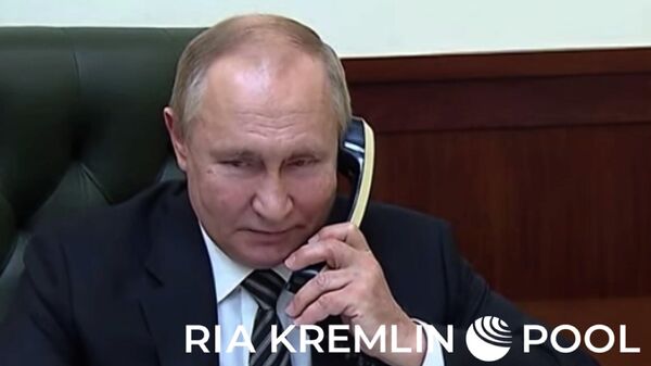 Путин позвонил мальчику, которому обещал гитару на Новый год