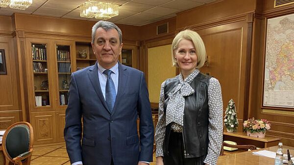 Глава Северной Осетии Сергей Меняйло и с вице-премьер Виктория Абрамченко во время встречи