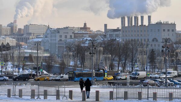 Вид на Замоскворечье с Большого Москворецкого моста в Москве