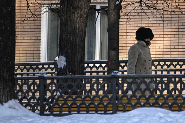Женщина на улице в Москве